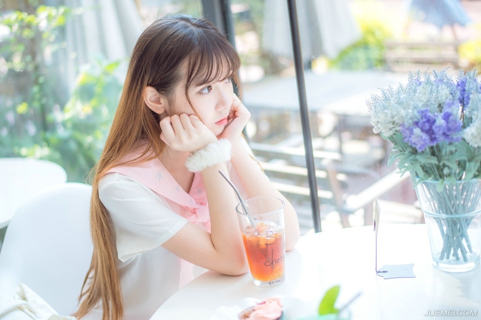 “呃~”